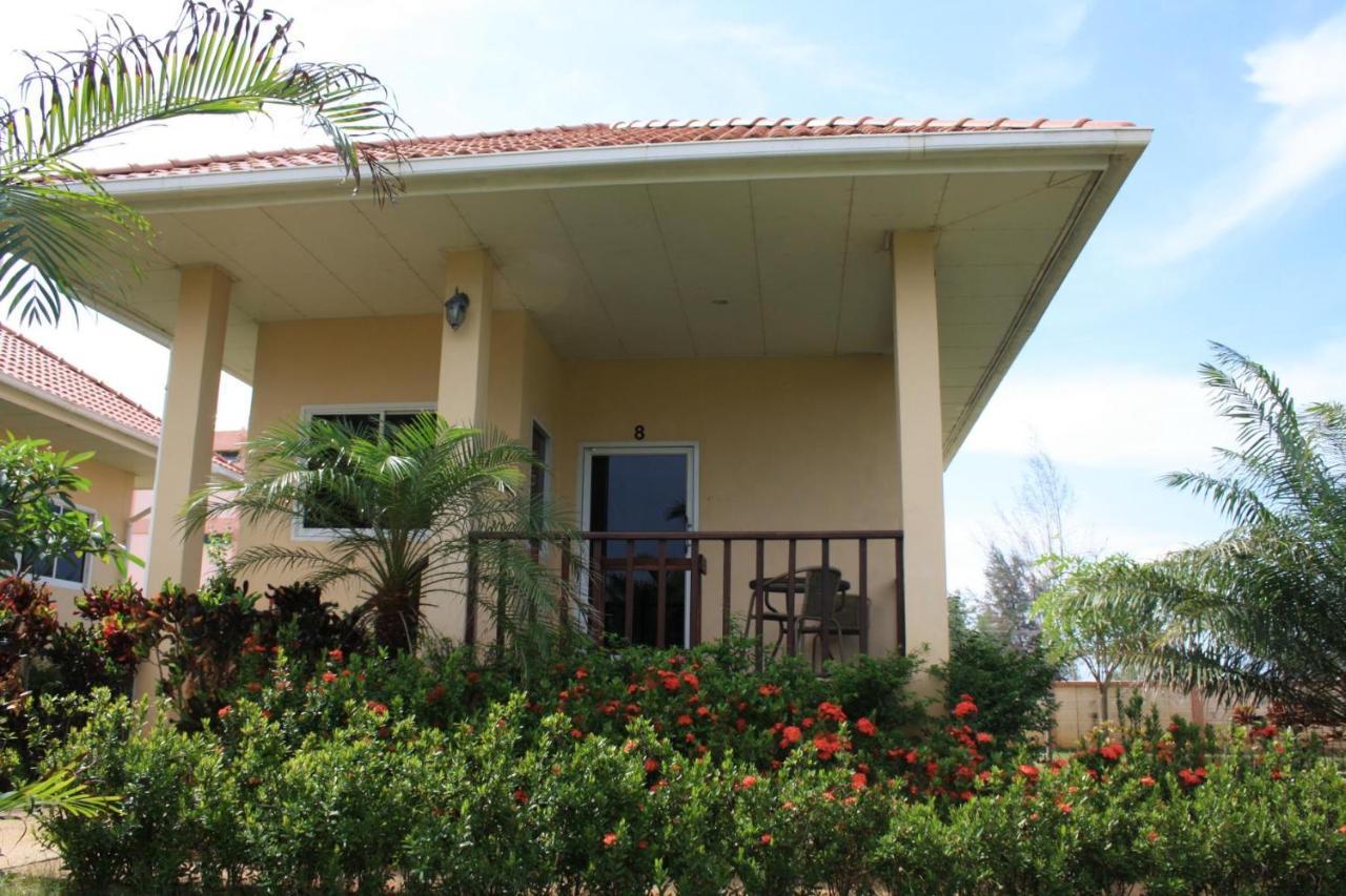Ao Thai Resort Sathing Phra Bagian luar foto