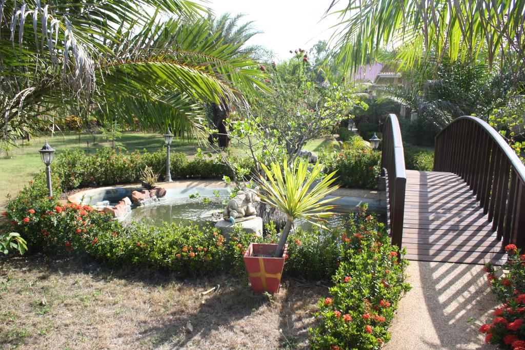 Ao Thai Resort Sathing Phra Bagian luar foto
