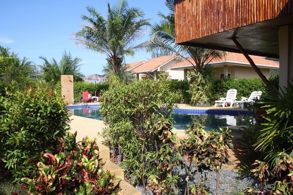 Ao Thai Resort Sathing Phra Bagian luar foto