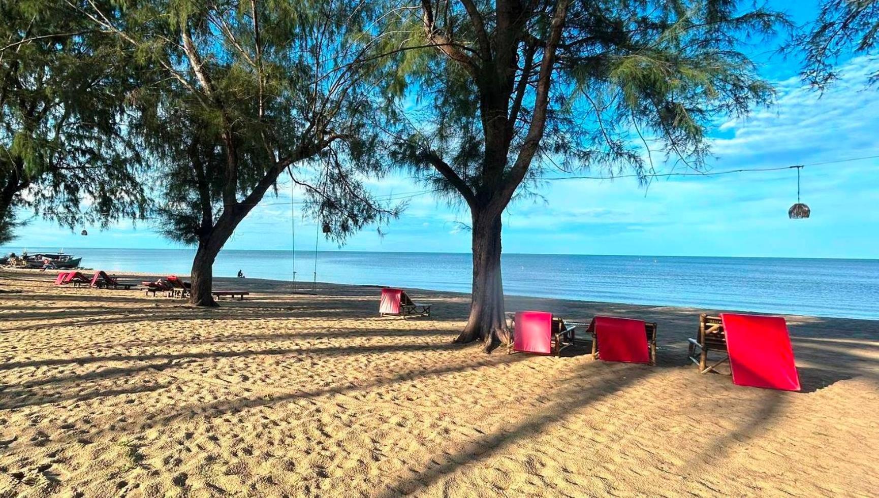 Ao Thai Resort Sathing Phra Bagian luar foto