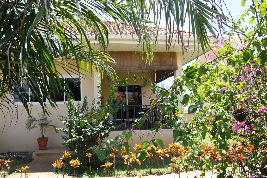 Ao Thai Resort Sathing Phra Bagian luar foto
